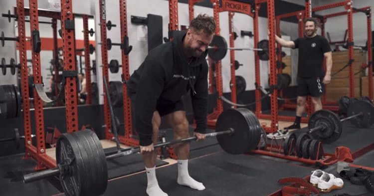 Chris Bumstead Deadlift