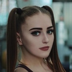 Powerlifter Julia Vins